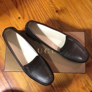Gucci size 8 brown leather driver loafer